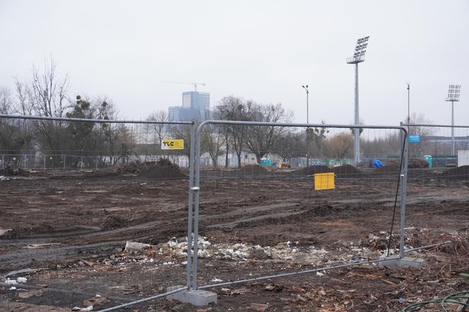 Budowa boisk piłkarskich na tyłach giełdy kwiatowej przy Drodze Dębińskiej