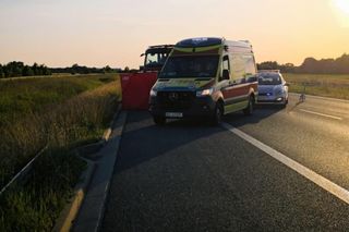 Zderzenie motocyklisty i ciężarówki na A2. 30-latek zginął na miejscu!