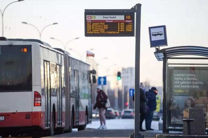 Nowe tablice  na gdańskich przystankach.