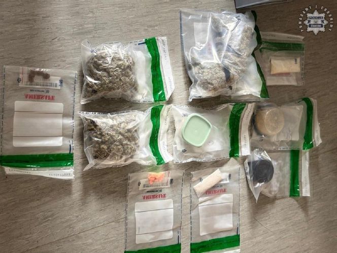 Narkotykowy biznes w Chorzowie przerwany. Policja zatrzymała parę z blisko 2500 działkami dilerskimi