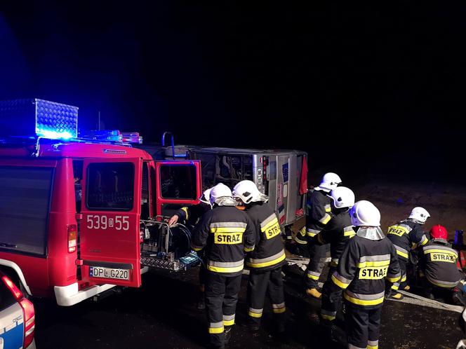 Tragiczny wypadek na S3. W szpitalu w Lubinie zmarł drugi uczestnik wczorajszego wypadku autobusu.