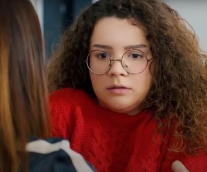Melis naprowadzi porywacza na trop Zeynep. Dojdzie do tragicznego wypadku i dziewczyna zostanie pojmana.