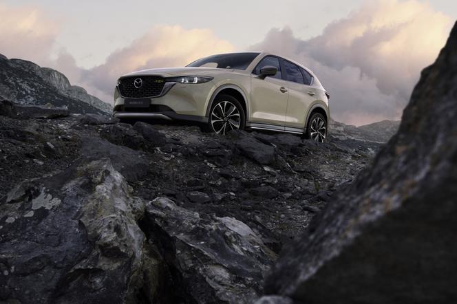 Mazda CX-5 lifting 2022. Widoczne zmiany i więcej wyposażenia - CENA