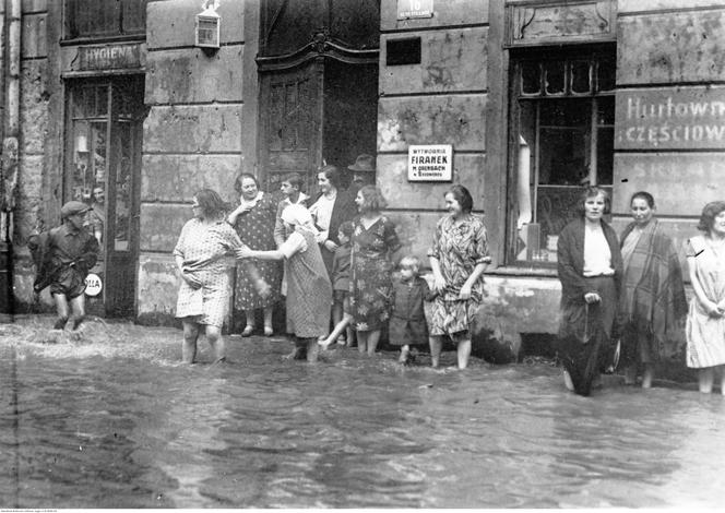 Wielkie powodzie, które nawiedzały Kraków. Wisła osiągnęła wówczas najwyższy poziom w historii 