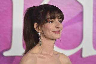 Najsympatyczniejsza aktorka Hollywood? Anne Hathaway od lat zachwyca szerokim uśmiechem i wspaniałymi rolami