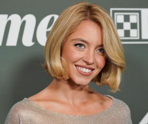 Sydney Sweeney w prześwitującej sukience. Obok m.in. legenda boksu