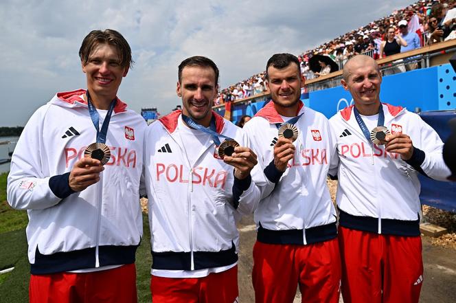 Mirosław Ziętarski z AZS UMK Toruń z medalem w Paryżu. Wielki sukces wioślarzy