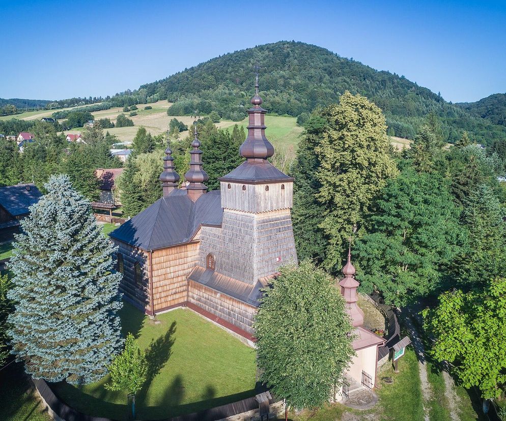 Oto jedna z najpiękniejszych małopolskich wsi. Kiedyś należała do sławnego poety [GALERIA]