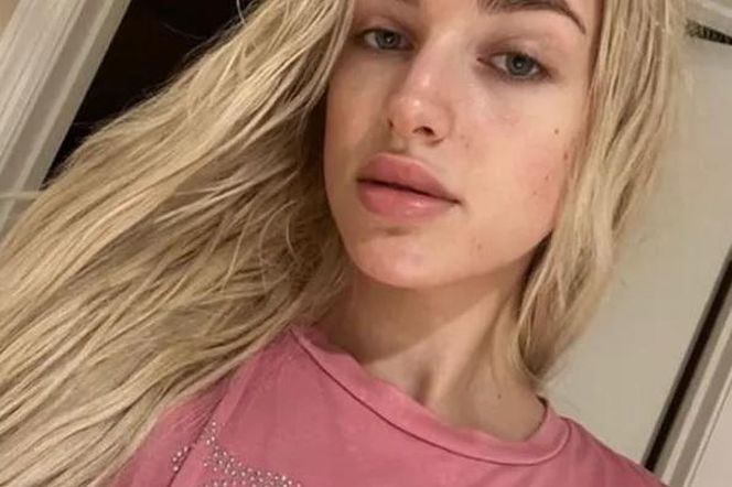 Caroline Derpienski bez makijażu i sztucznych rzęs 
