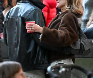 Maciej Musiał całował ukochaną na balkonie