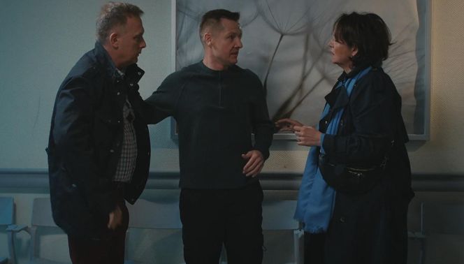 M jak miłość odc. 1876. Paweł (Rafał Mroczek), Marysia (Małgorzata Pieńkowska), Artur Rogowski (Robert Moskwa)