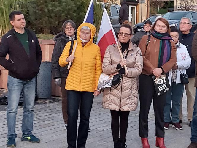  MY ZOSTAJEMY W UE, rząd wychodzi! Tłumy na proteście w Starachowicach 