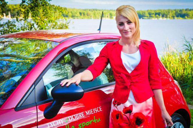 Karolina Naja i jej nowy Fiat 500