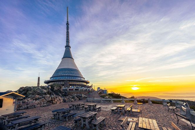 Ještěd, futurystyczny hotel i nadajnik telewizyjny
