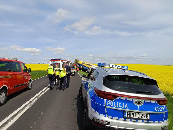 Tragiczny wypadek pod Wągrowcem! Nie żyją dwie osoby, w tym dziecko [ZDJĘCIA]