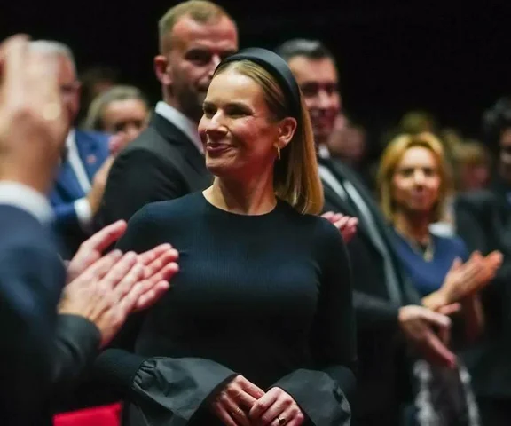 Marta Nawrocka w zaskakującej kreacji. Jeden detal przykuwał wzrok