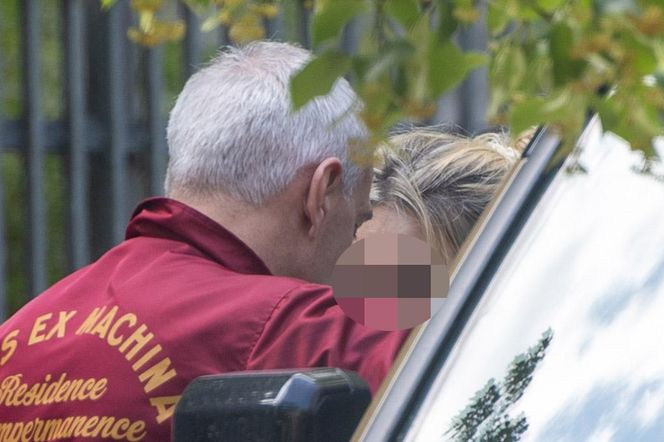 Tak Paweł Orleański całuje nieżonę!