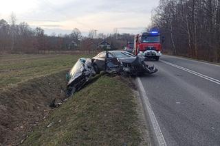 Zderzenie trzech aut w Emilcinie. Pięć osób trafiło do szpitala