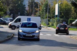 Najlepsze szkoły nauki jazdy w Łodzi. Które autoszkoły najlepiej przygotowują do egzaminu na prawo jazdy?