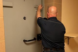  Żerował jak hiena na starszych osobach. Po łup przyjeżdżał rowerem