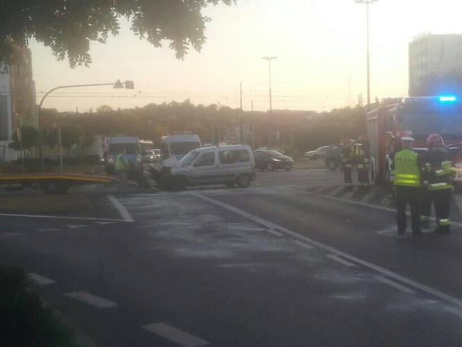 Kolejny wypadek na rondzie Jagiellonów w Bydgoszczy! [ZDJĘCIA]