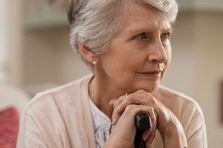 Siedzący tryb życia wpływa na rozwój demencji? Zaskakujące ustalenia