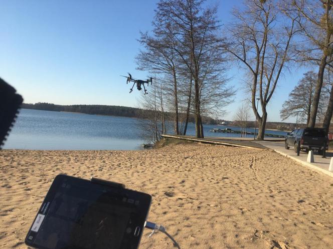 Policja patroluje Olsztyn dronem. Posypały się mandaty