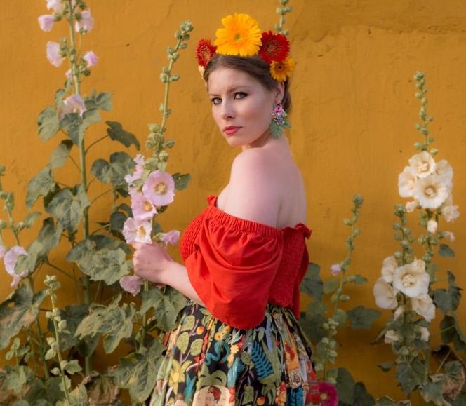 Modelka i uczestniczka targów Kogel Model w stylizacji retro