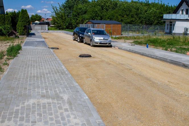 Utrudnienia spowodowane budową nawierzchni dwóch ulic w Łukowie potrwają kilka dni