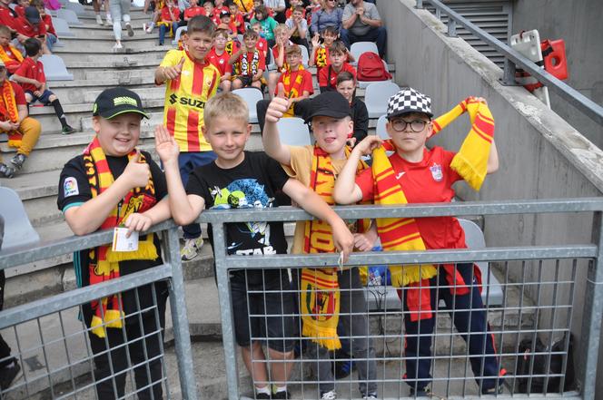 Korona Kielce - Ruch Chorzów. Zdjęcia kibiców na Suzuki Arenie