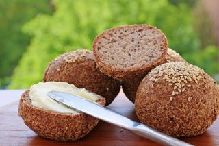 Keto pieczywo - przepis na pyszne keto bułki, sycące na długo