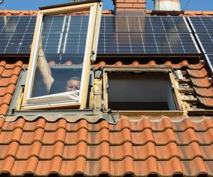 Co zrobić ze starym oknem dachowym? Jak bez błędów je wymienić?