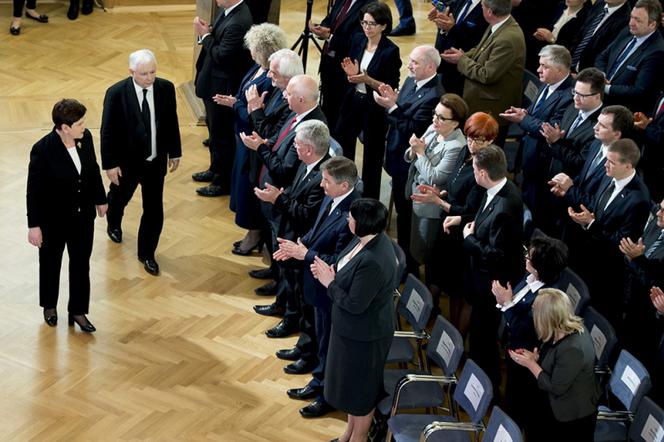 Odsłonięcie tablicy upamiętniającej ofiary katastrofy smoleńskiej