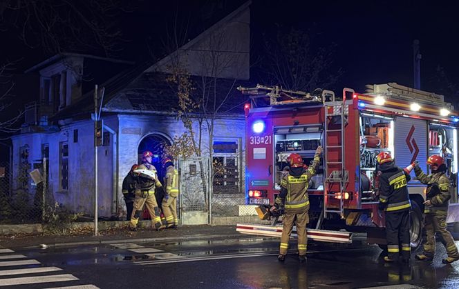 Niebezpieczny pożar w Warszawie. Trzy osoby zatrute dymem, jedna reanimowana