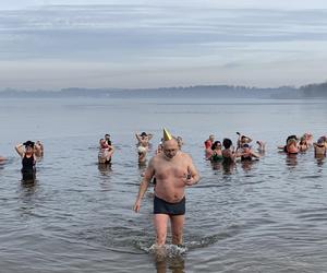 Sylwestrowe morsowanie na Pogorii w Dąbrowie Górniczej