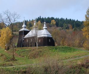 To sławna niewielka wieś w Małopolsce. Kiedyś wyrabiano w niej drewniane zabawki