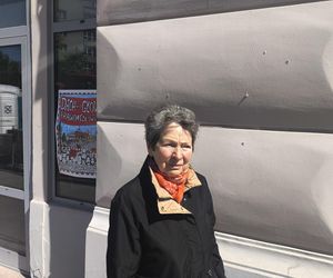 „Marzę, żeby się ogrzać przed śmiercią”. Mieszkańcy kamienicy w centrum Warszawy żyją bez centralnego ogrzewania