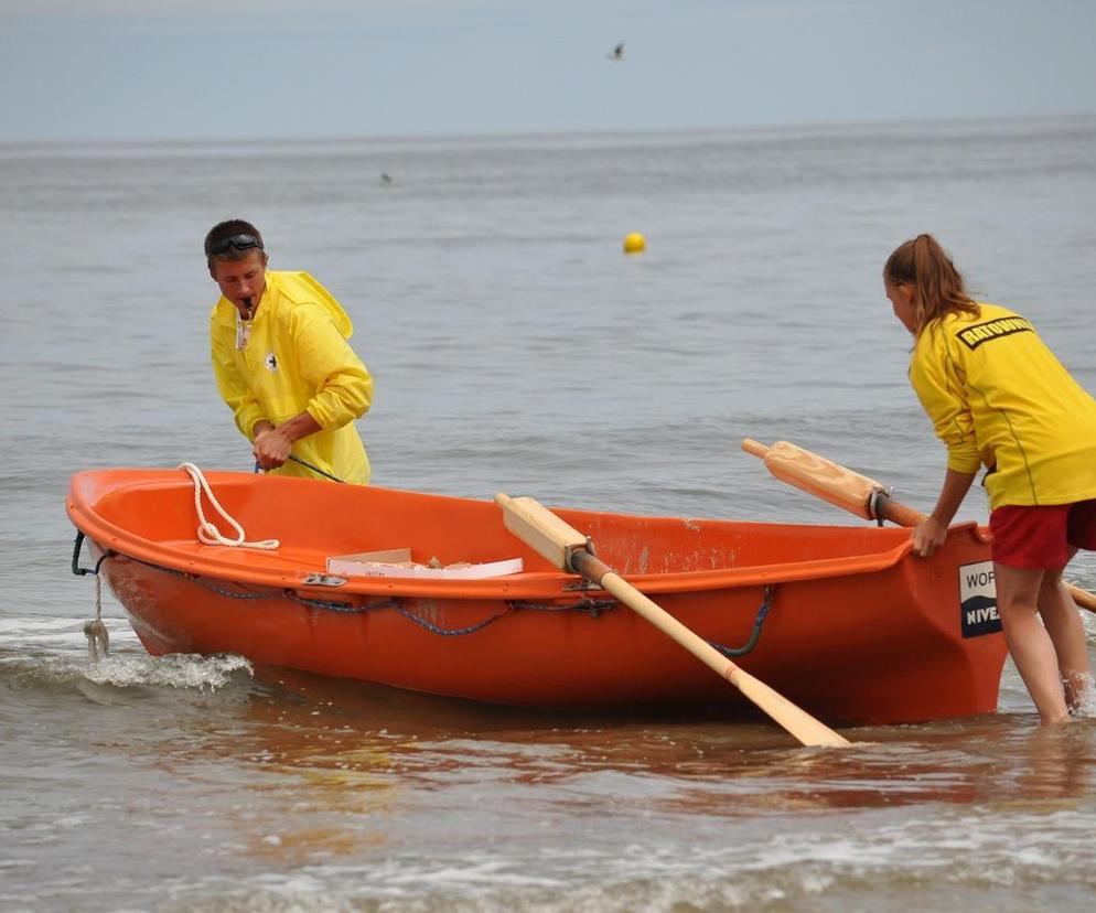 Na plaży w Kołobrzegu znaleziono ubrania i leki