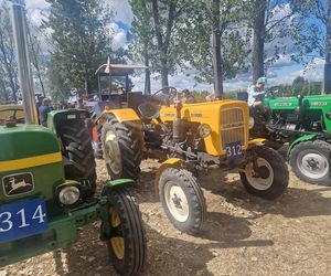 XXIII Międzynarodowy Festiwal Starych Ciągników i Maszyn Rolniczych im. Jerzego Samelczaka. Zdjęcia z parady i terenu festiwalu