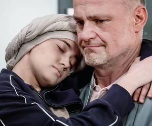 Pierwsza miłość odc. 4071. Bolesław Olszewski (Dawid Zawadzki) Angelika (Patrycja Franczak)