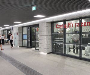 Otworzyli pierwszą w Polsce bibliotekę na stacji metra. Metroteka już działa