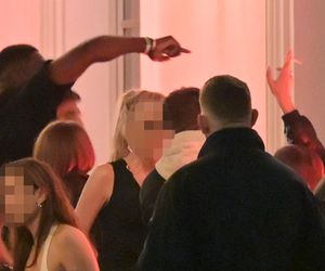 Niezła bibka Afryka Express. Obejrzeli razem odcinek, a potem poszli w tango. Iwan wyszedł ostatni