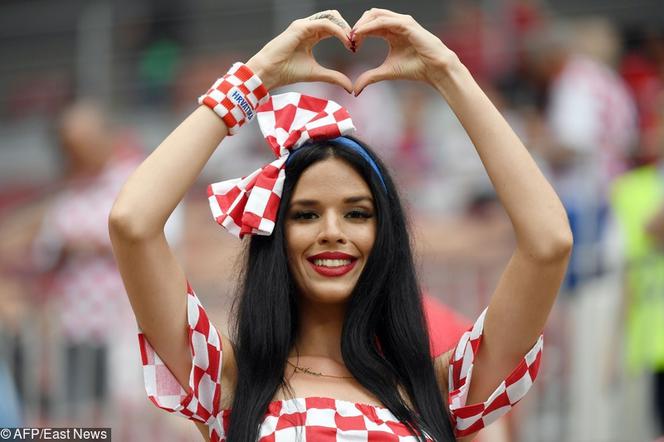 Na trybunach nie zobaczymy już pięknych fanek. Tak FIFA walczy z seksizmem [ZDJĘCIA]
