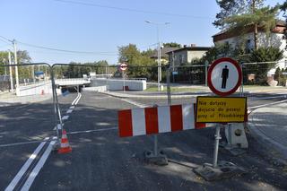 Mieli otwierać tunel w Sulejówku, wyszła klapa. Drogowcy będą musieli zrywać nowy asfalt	