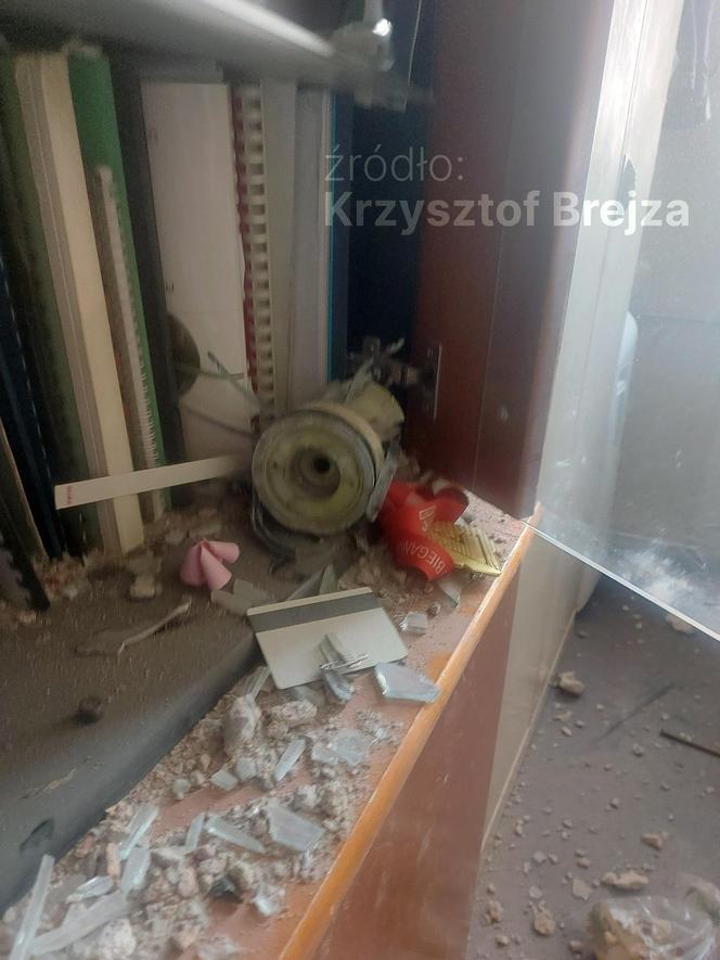Zdjęcia z Komendy Głównej Policji po wystrzale z granatnika