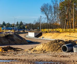Budowa tunelu pod torami przy PKP Warszawa Wesoła