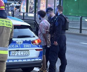 Wdrapał się na szczyt wieżowca w Warszawie