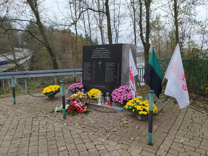 Katastrofa autobusowa w Wilczym Jarze, zginęło 30. osób - "Zabici leżeli jeden obok drugiego"