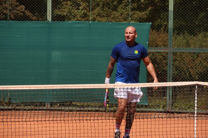 Artur Szpilka vs Dominik Durniat na tenisowym korcie