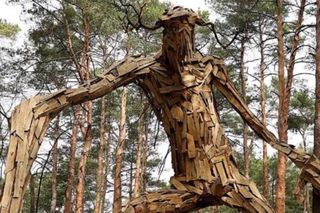 Leszy, słowiański strażnik lasu, padł. Powaliła go wichura podczas burzy. Wcześniej strzegł Puszczy Bydgoskiej